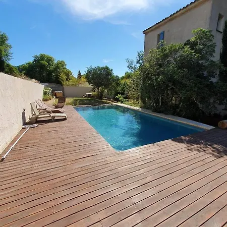 La Cigale Et La Fourmi Homestay *
