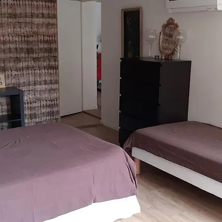 La Cigale Et La Fourmi Homestay *