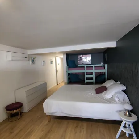 La Cigale Et La Fourmi Quarto em Acomodações Particulares Nîmes