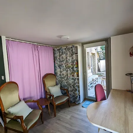 ホームステイ La Cigale Et La Fourmi *