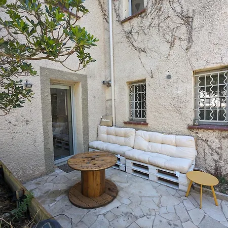 La Cigale Et La Fourmi Homestay Nimes