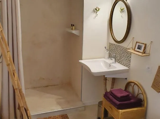 La Cigale Et La Fourmi נים